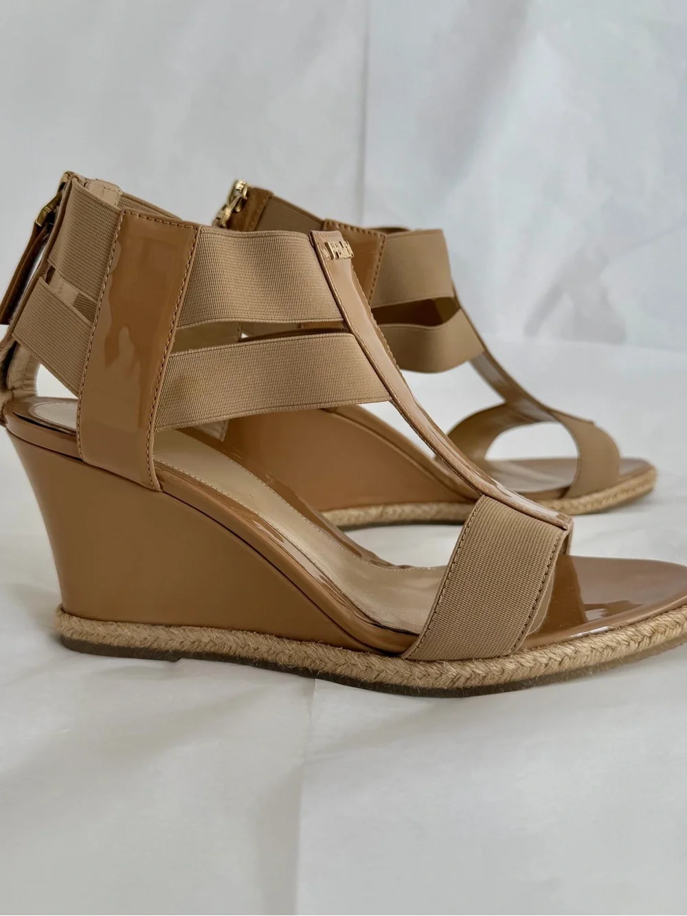 FENDI (NWOT) Beige Patent Leather Carioca Wedge Espadrille Sandals EU35